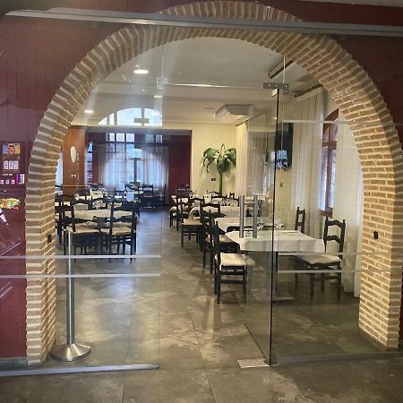Hostal El Botero Monreal del Campo Kültér fotó