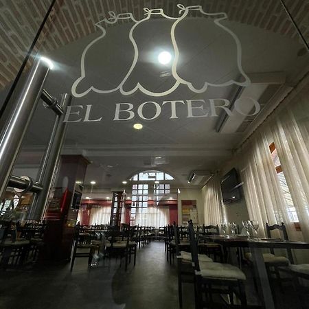 Hostal El Botero Monreal del Campo Kültér fotó