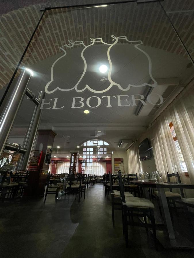 Hostal El Botero Monreal del Campo Kültér fotó