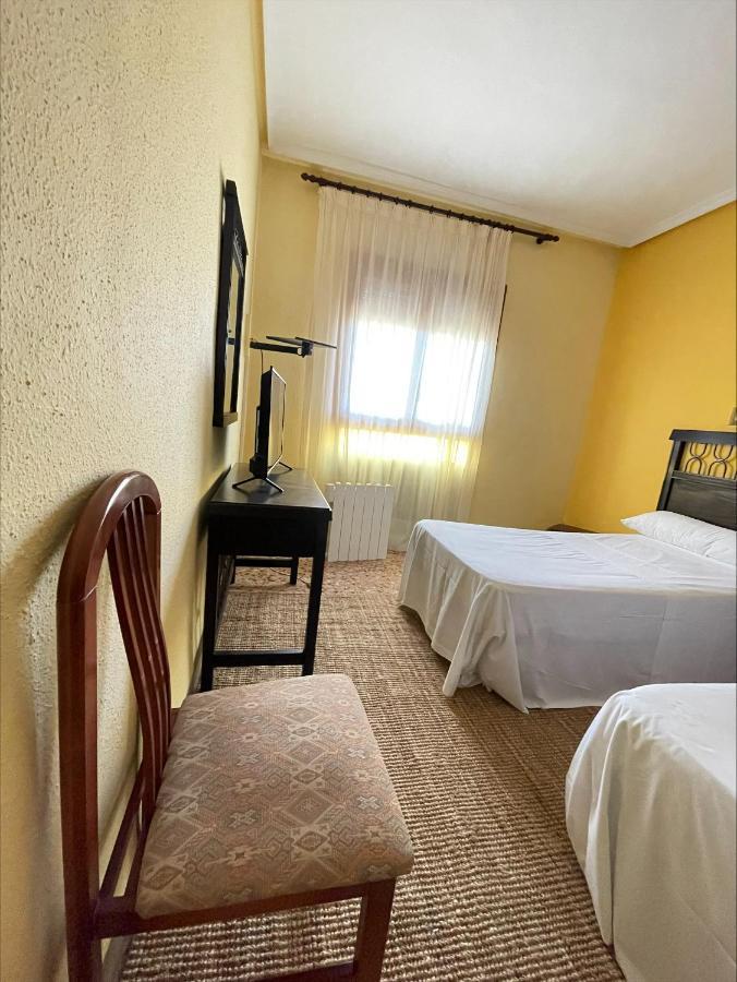 Hostal El Botero Monreal del Campo Kültér fotó